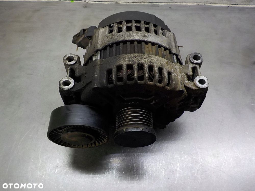 BMW 1 (E87) 2.0 D 180 ALTERNATOR 0121715017 7550469-05/06 - 1