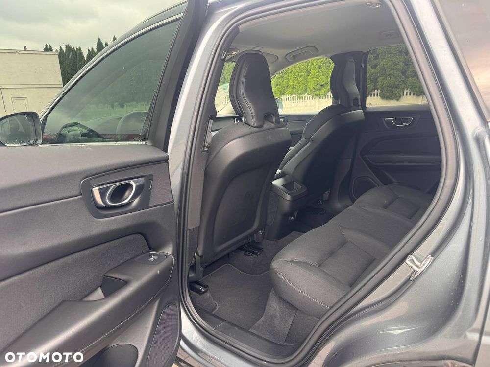 Volvo XC 60 B4 D Geartronic Momentum Pro - 14