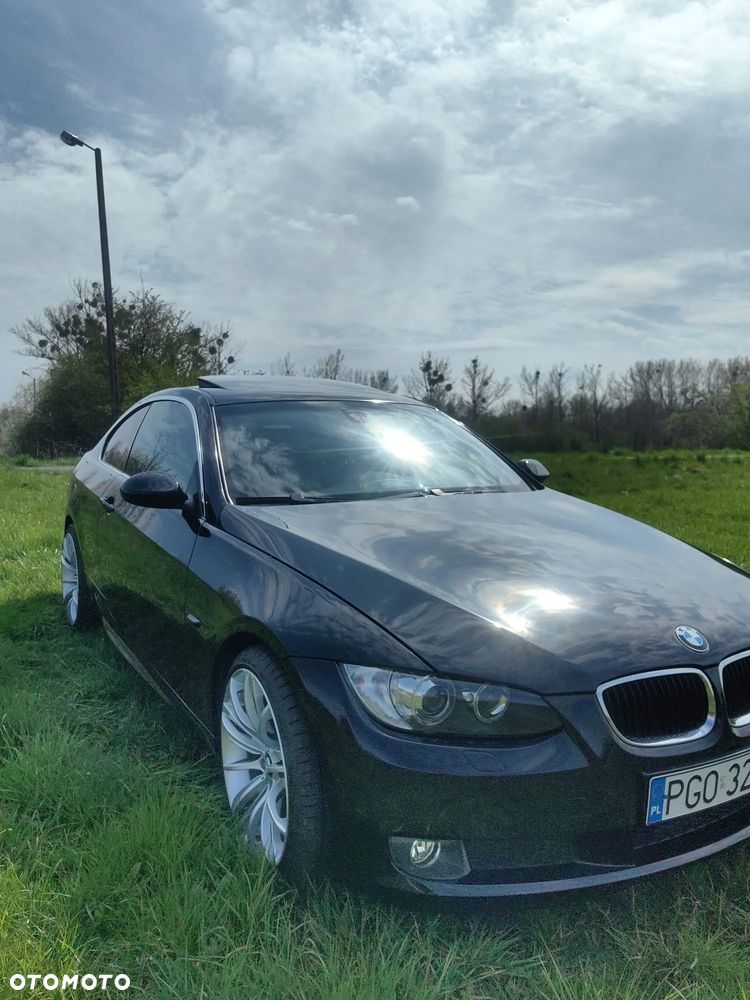 BMW Seria 3 330i - 3