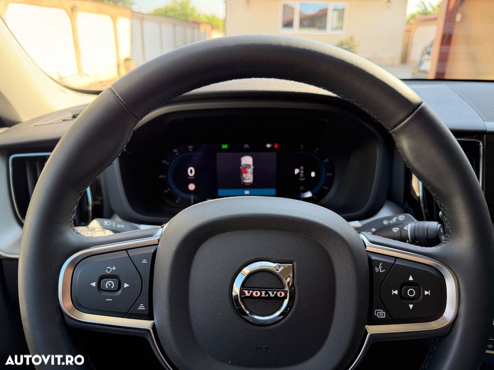 Volvo XC 60 B4 MHEV AT FWD Core - 18