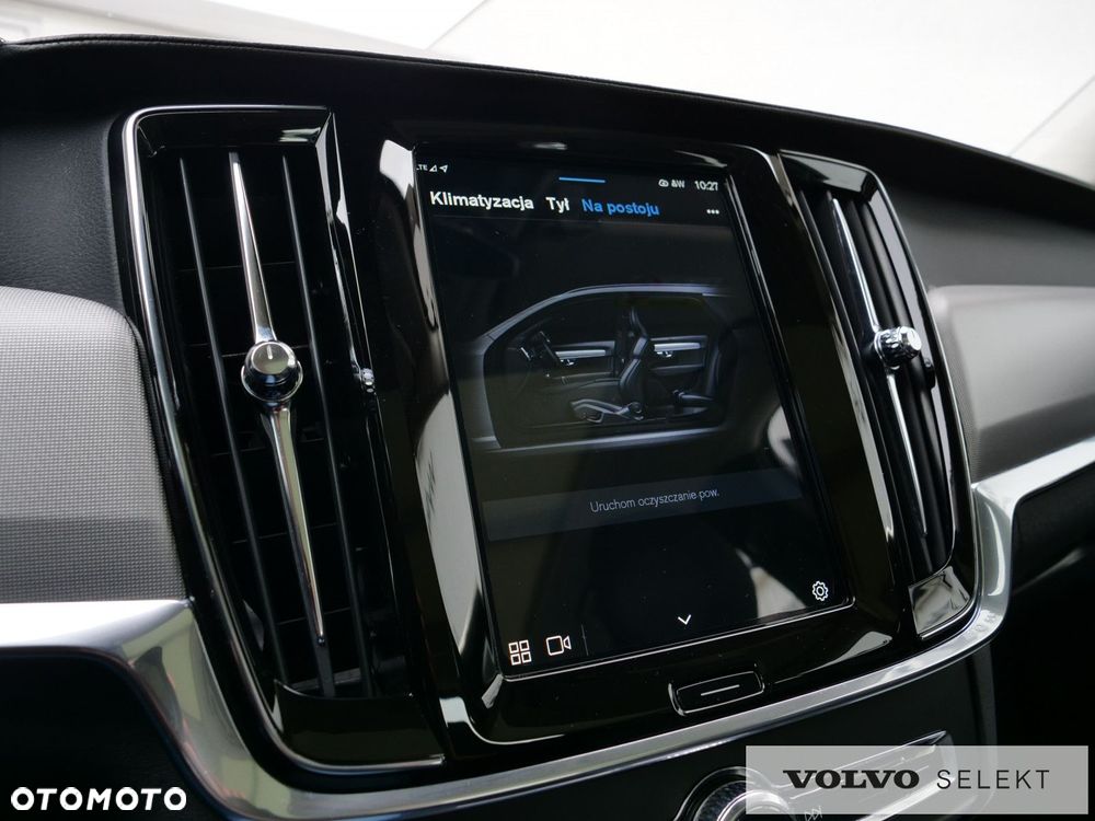 Volvo V90 Cross Country - 28