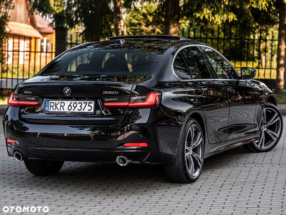 BMW Seria 3 330i xDrive M Sport - 28