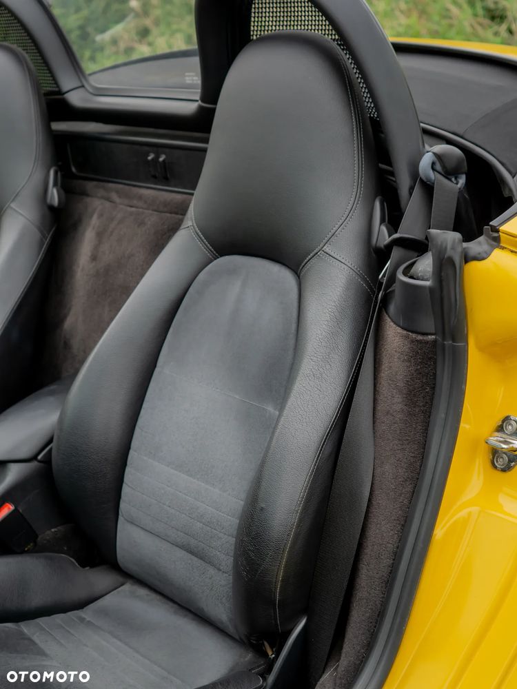 Porsche Boxster - 25