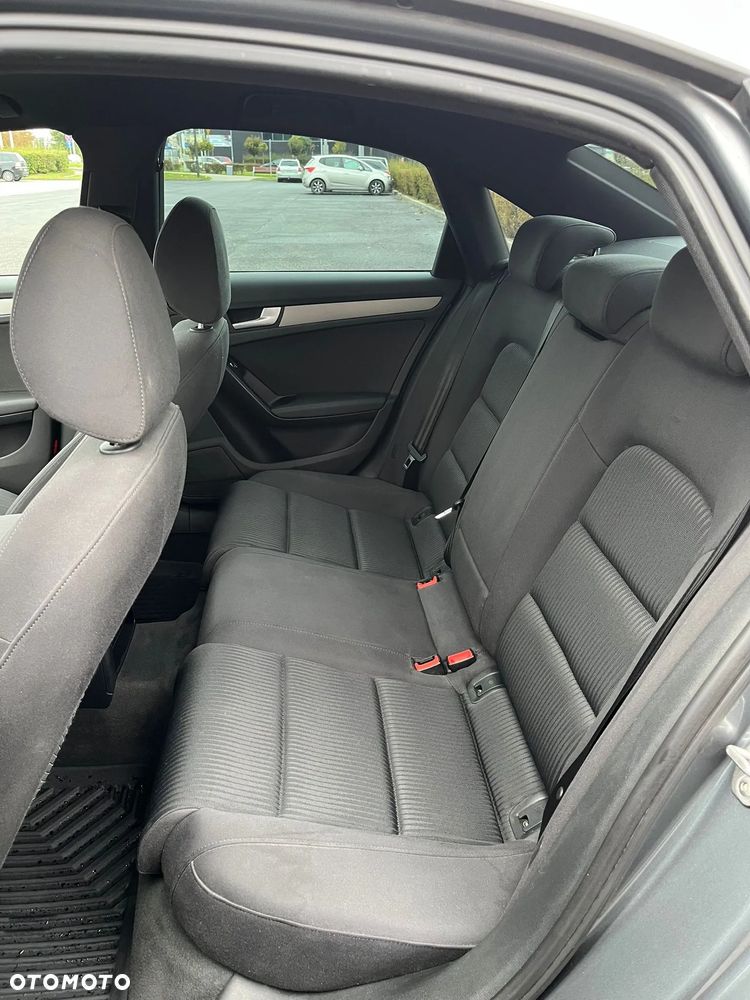 Audi A4 Limousine - 11