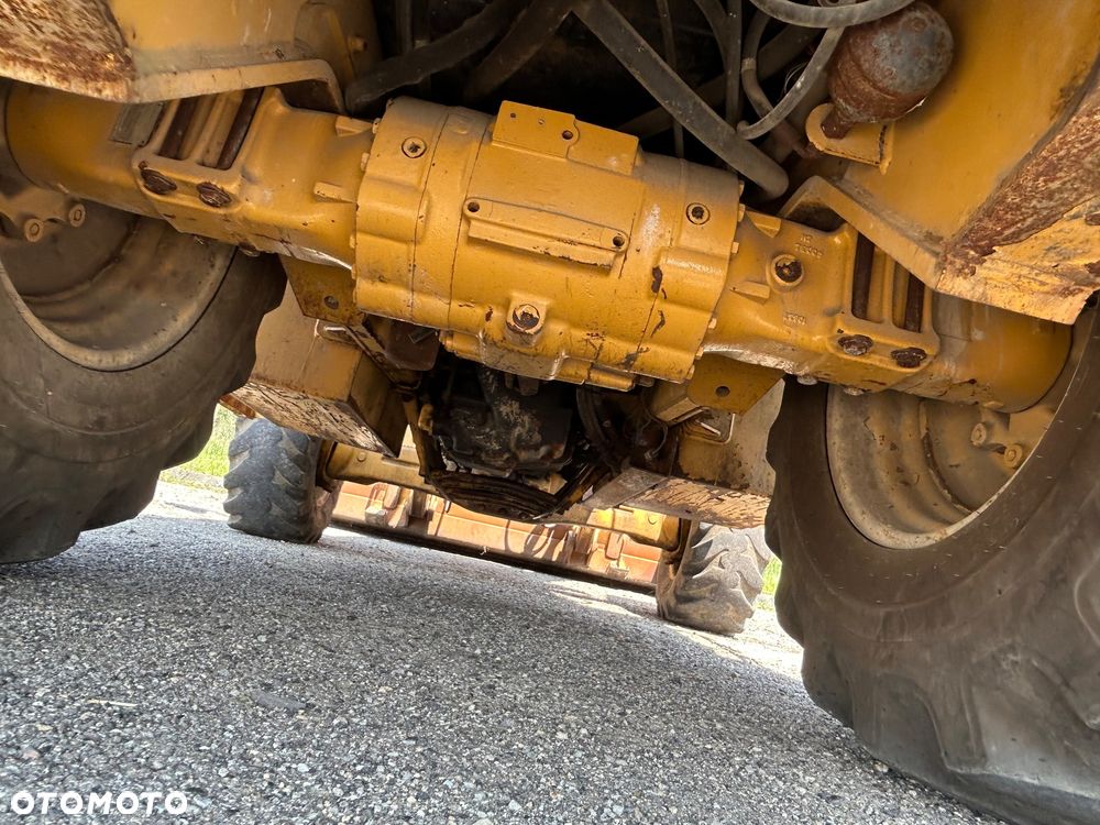 Caterpillar CAT 432E - 11