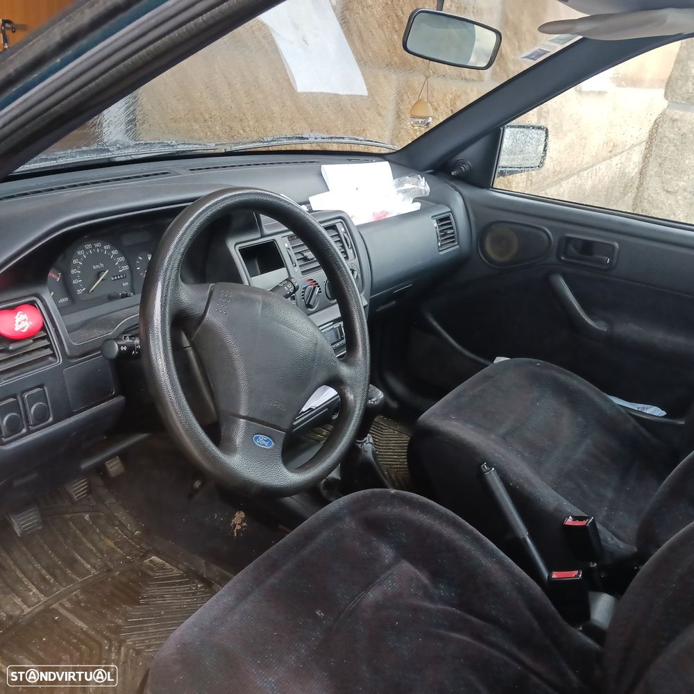 Ford Escort 1.3 CL - 7