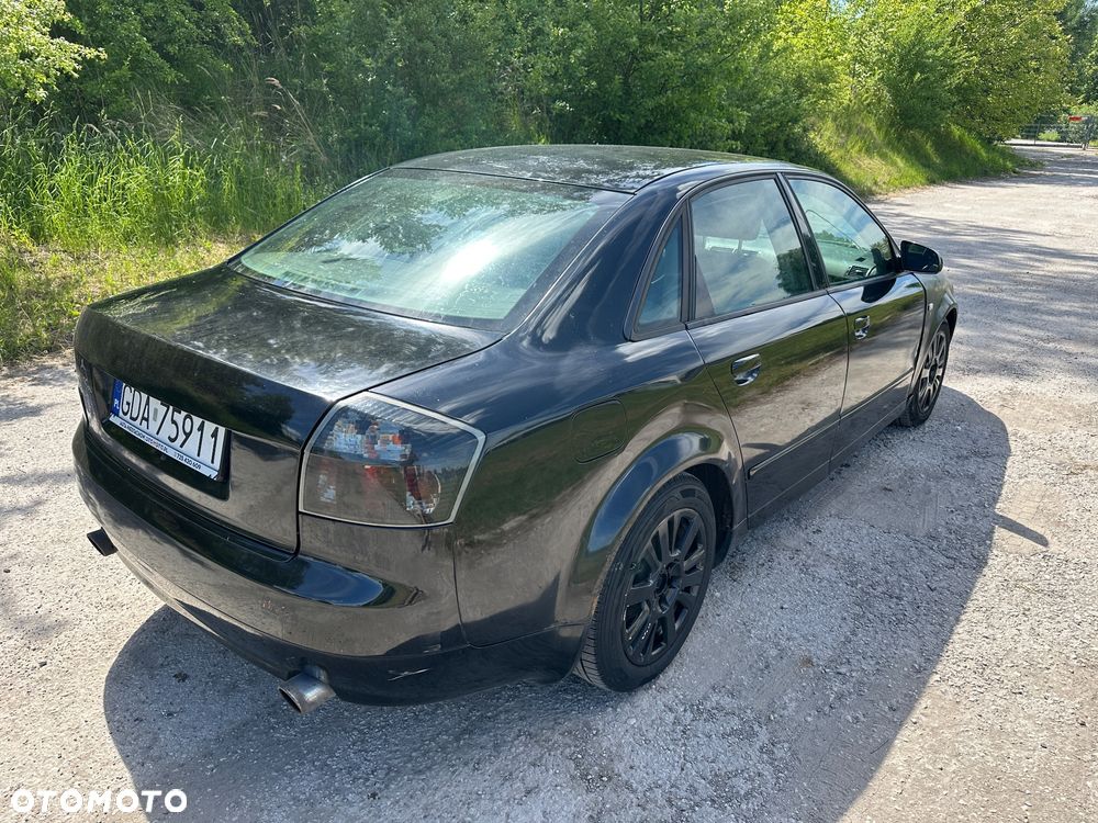 Audi A4 Limousine - 4