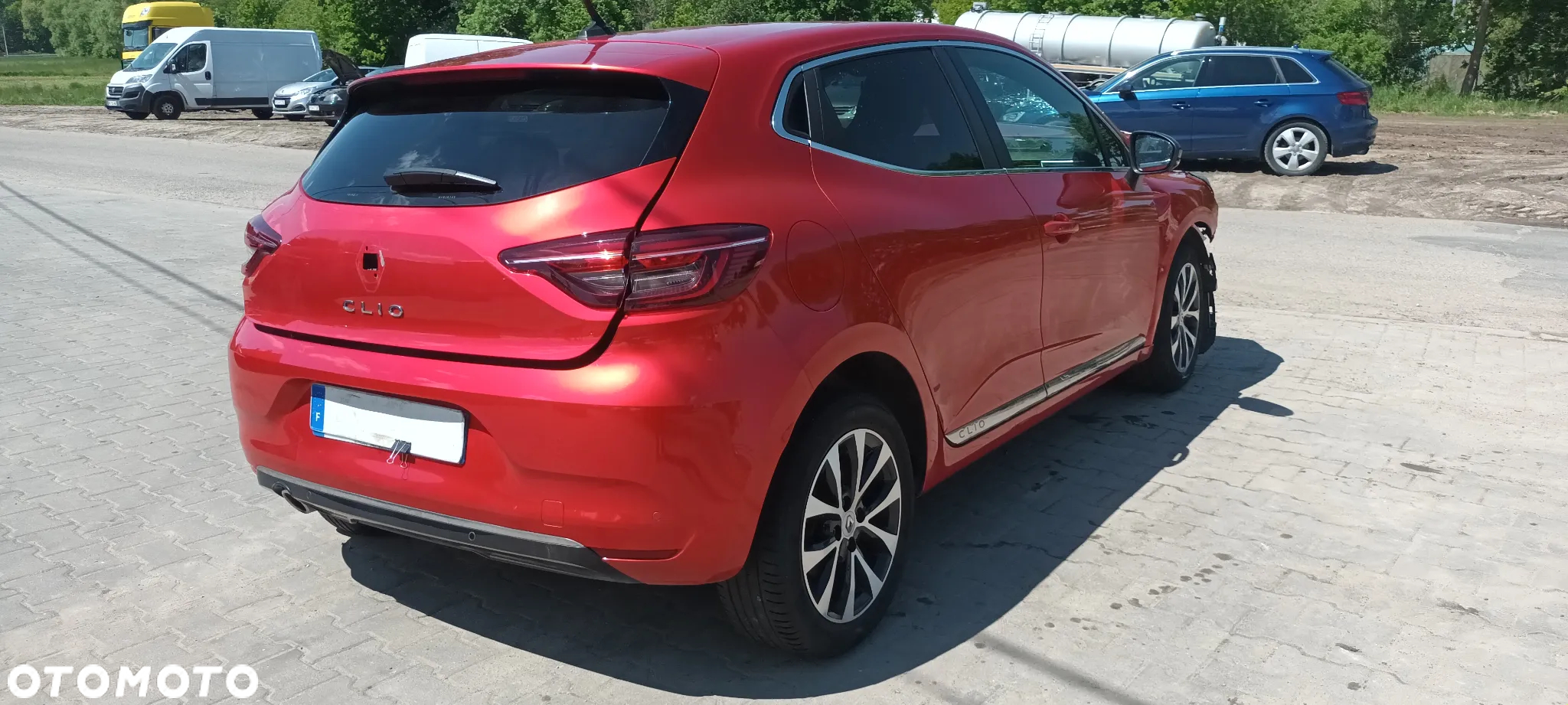 Renault Clio - 11