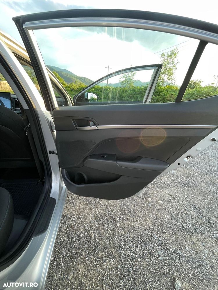 Hyundai Elantra 1.6 MPi Classic - 15