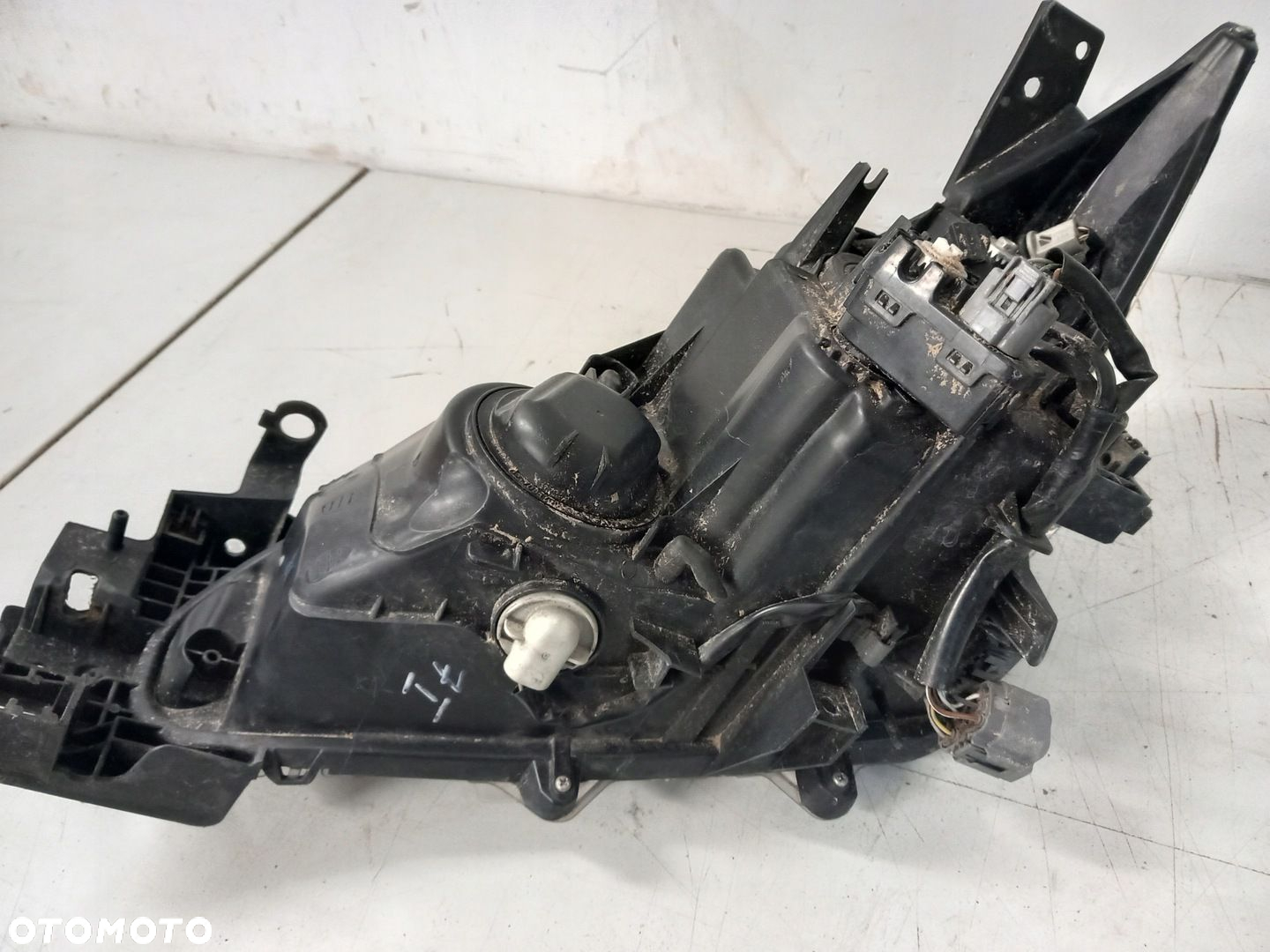 REFLEKTOR LAMPA PRAWY PRZÓD MAZDA 3 2013- - 6