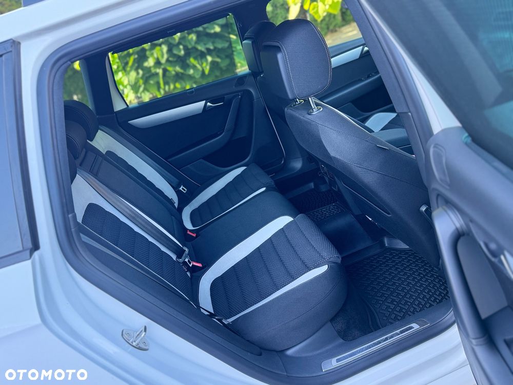 Volkswagen Passat 2.0 TDI Highline R-Style DSG - 32