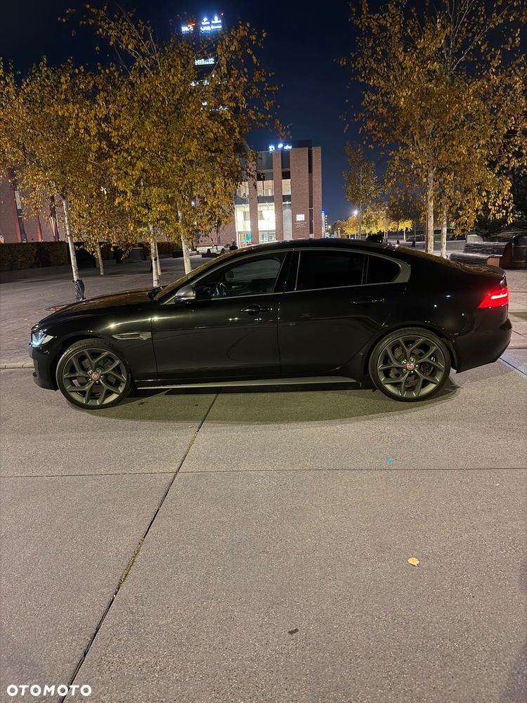 Jaguar XE 2.0 P300 AWD 300 Sport - 34