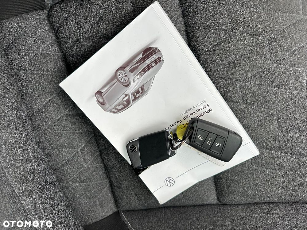 Volkswagen Passat Variant 2.0 TDI SCR DSG R-Line - 21
