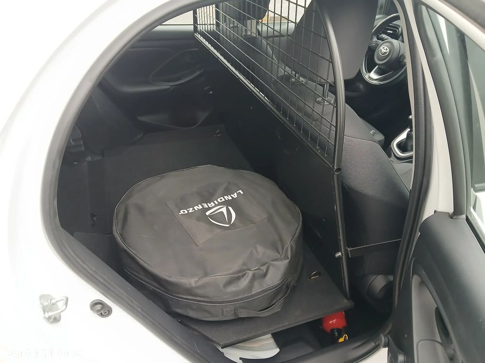 Toyota Yaris 1.5 Comfort - 16