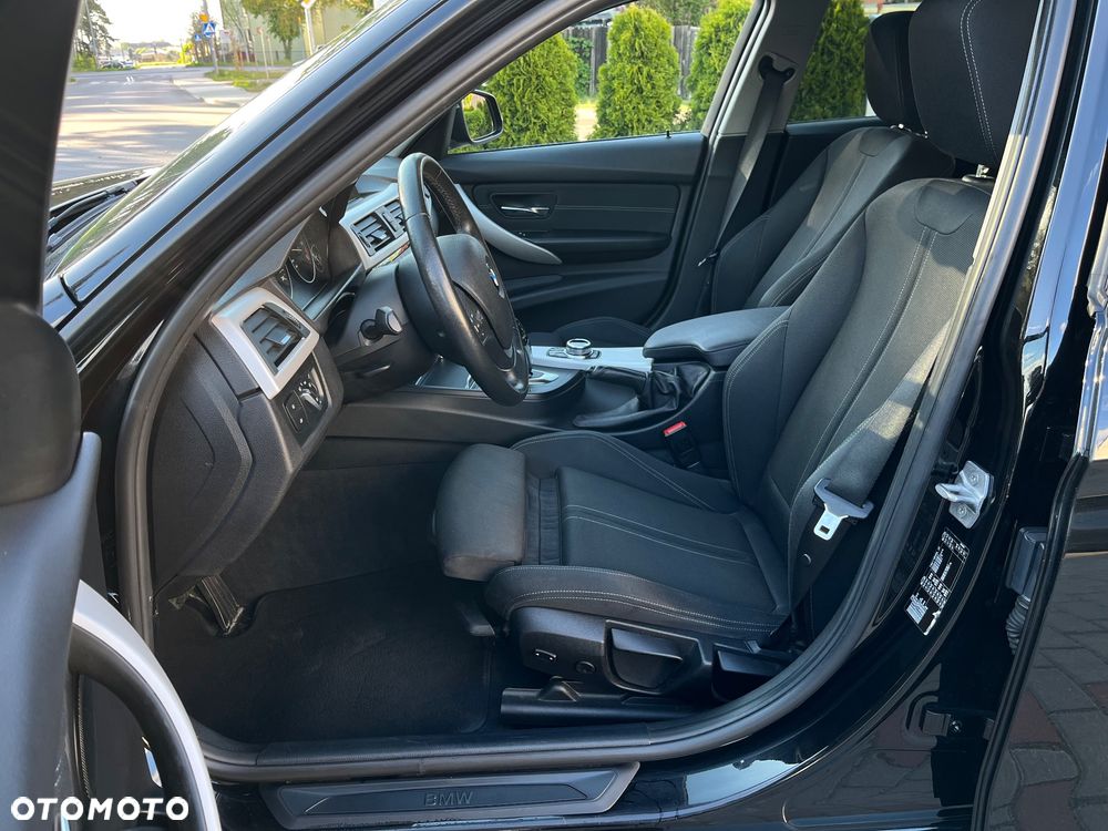BMW Seria 3 320d Sport Line Shadow - 8