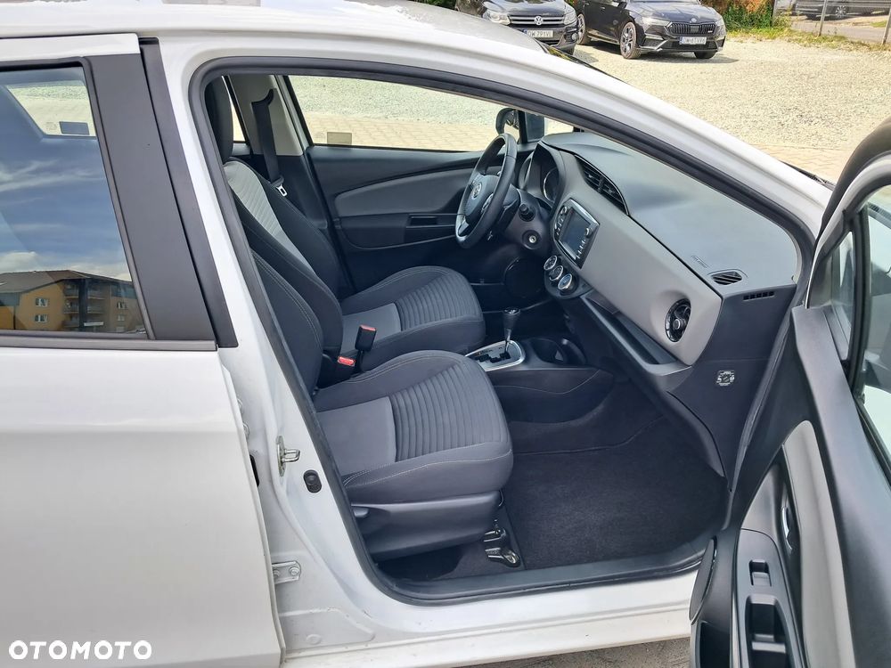 Toyota Yaris 1.5 Premium CVT - 12