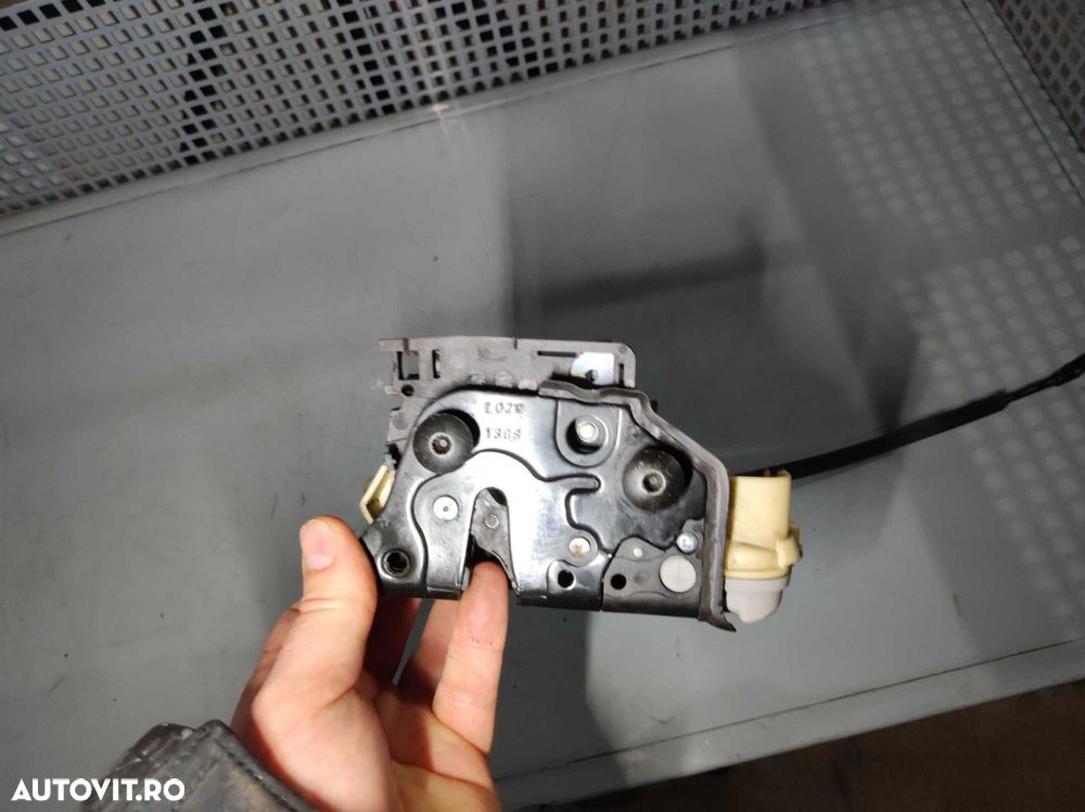 Broasca fata stanga volkswagen vw passat b6 b7 an 2005-2015 - 6