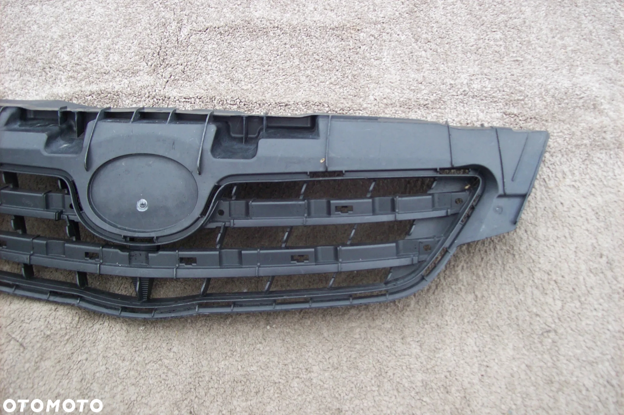 GRILL TOYOTA COROLLA E14/ROK 08-12 - 2