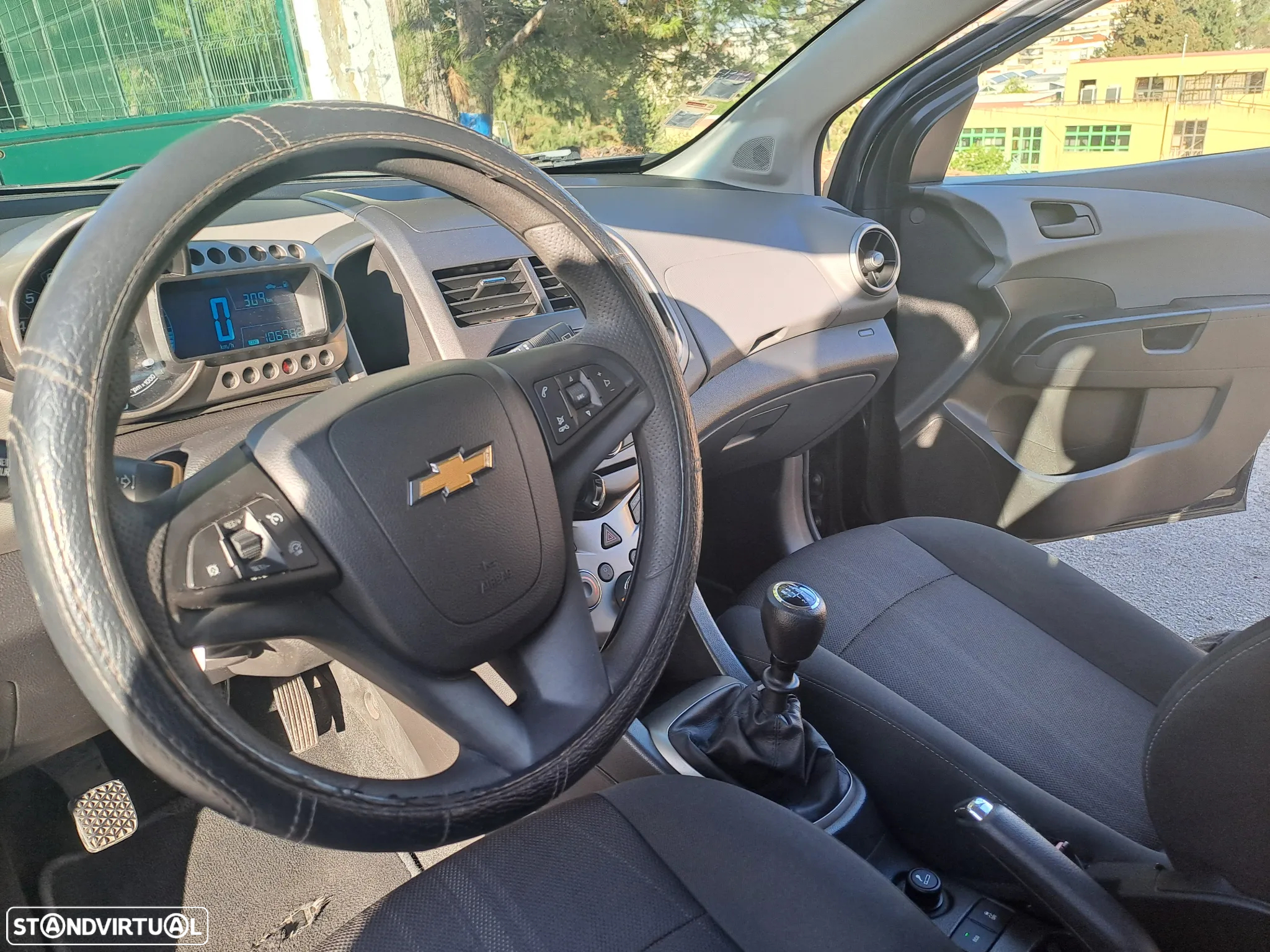 Chevrolet Aveo - 32