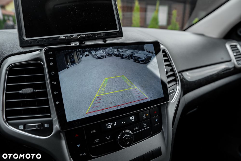 Jeep Grand Cherokee 3.0 CRD Laredo - 39