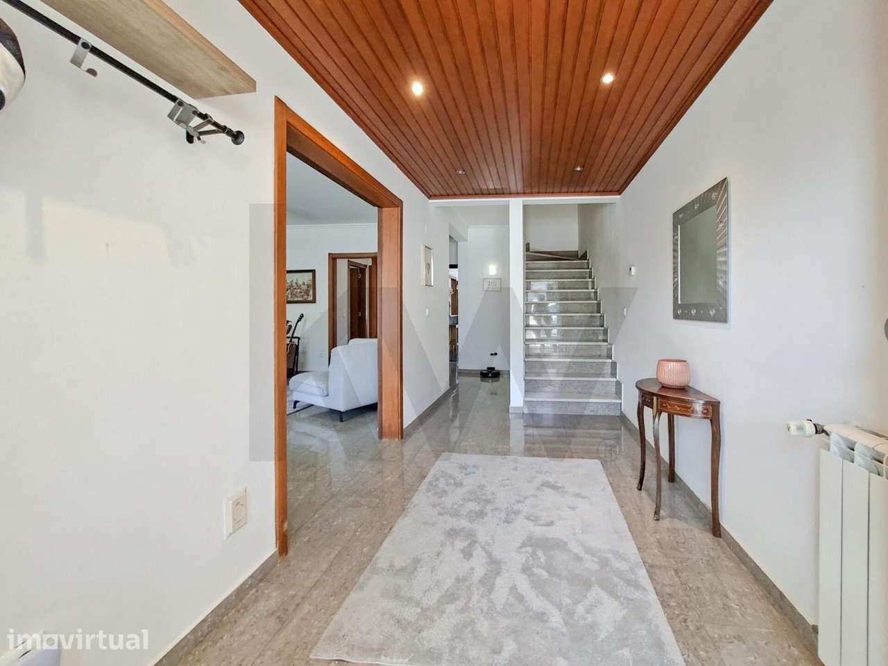 Moradia T5 com Excelente Exposição Solar em Zona Nobre de Casais de M - Grande imagem: 5/52