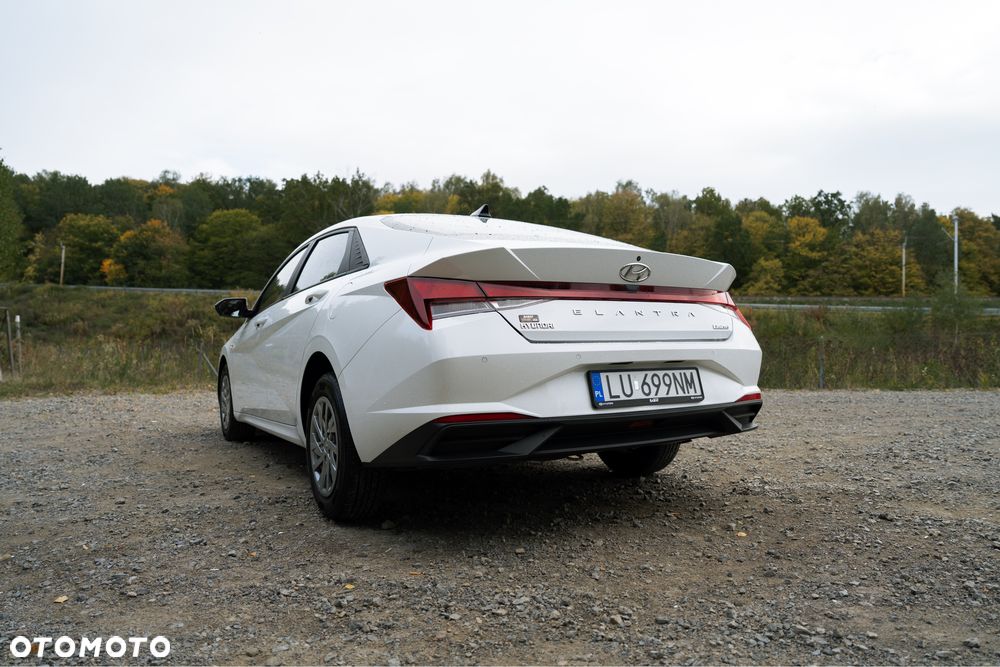 Hyundai Elantra 2021 photo 3