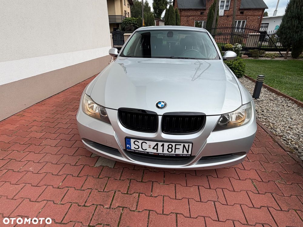 BMW Seria 3 318i - 4
