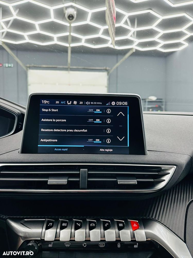 Peugeot 3008 PureTech 130 Stop & Start GPF Active - 28