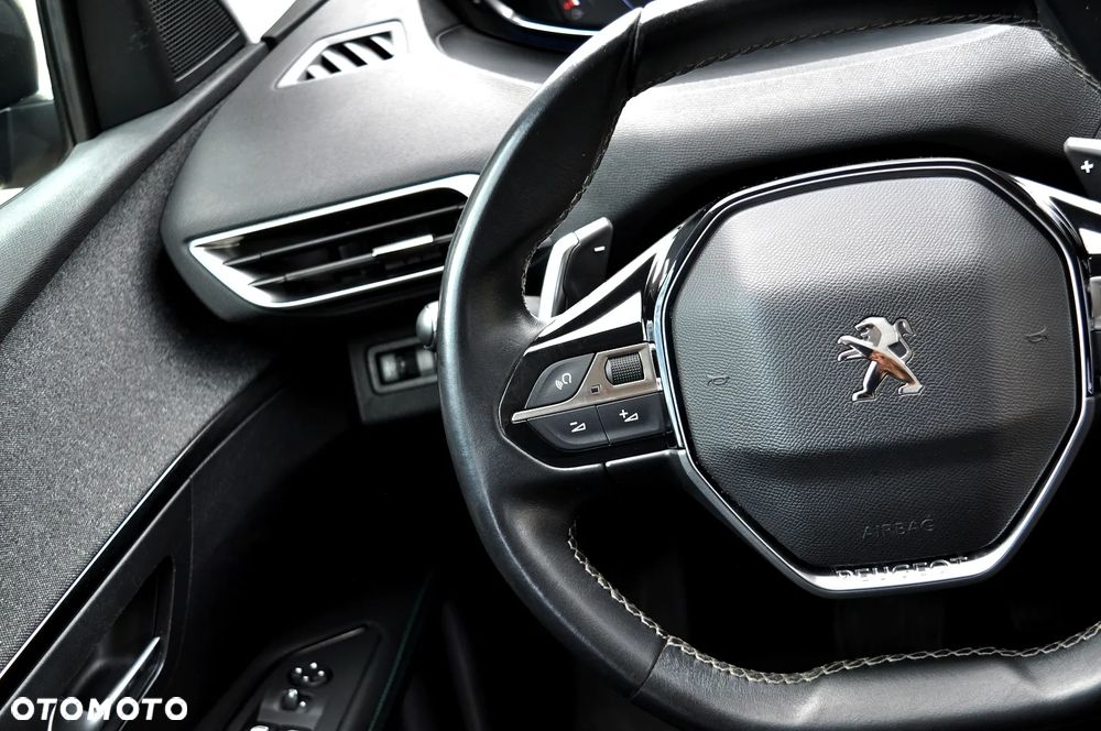 Peugeot 3008 1.2 PureTech Allure S&S EAT8 - 34