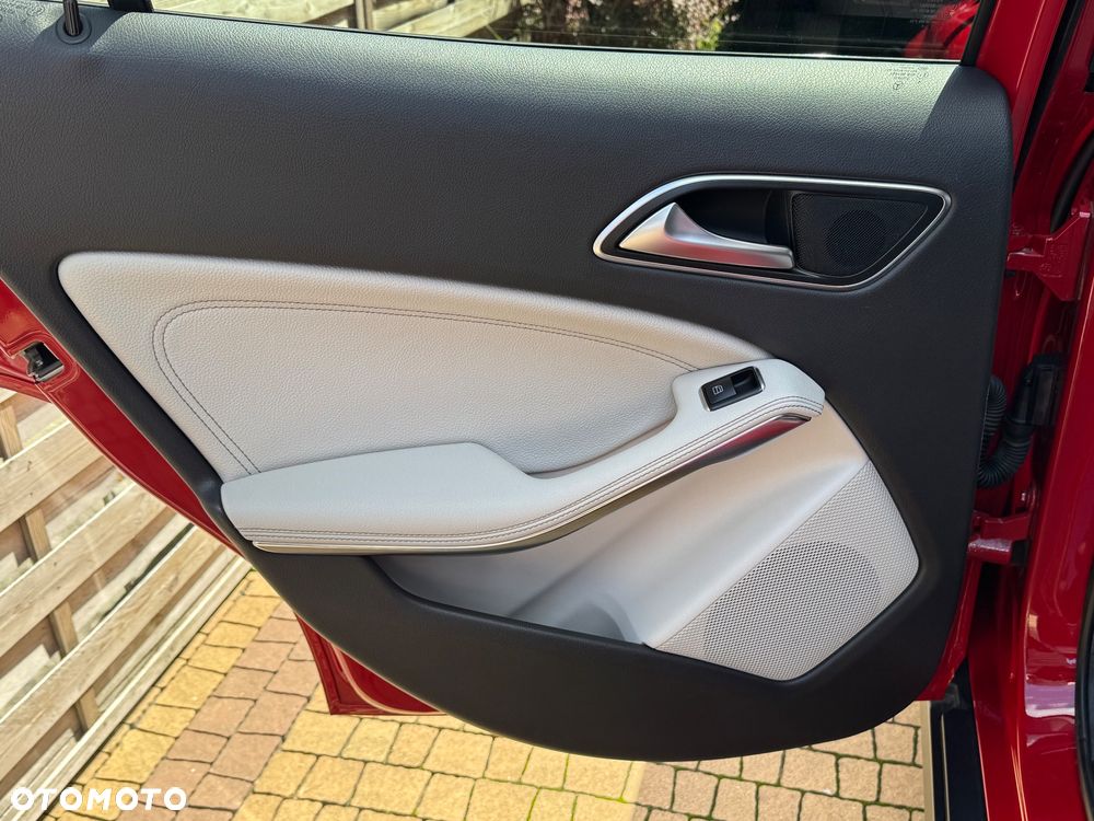 Mercedes-Benz GLA 250 4-Matic - 29