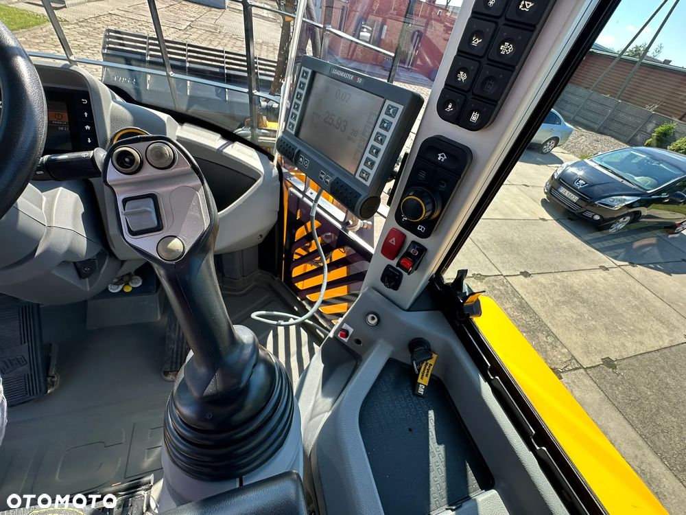 JCB 437 S5 WasteMaster - 32