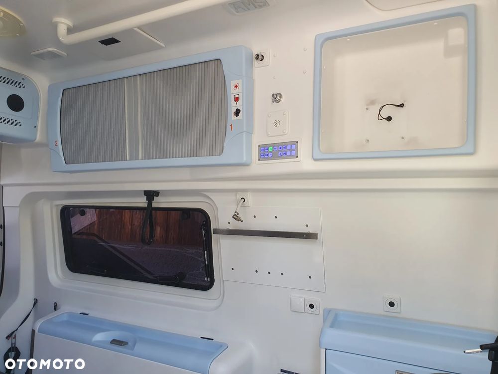 Volkswagen Transporter 4Motion® Ambulans | Karetka 4x4 2.0TDI 180PS BiXenon Led 2015 VW T5.1 Facelifting - 17