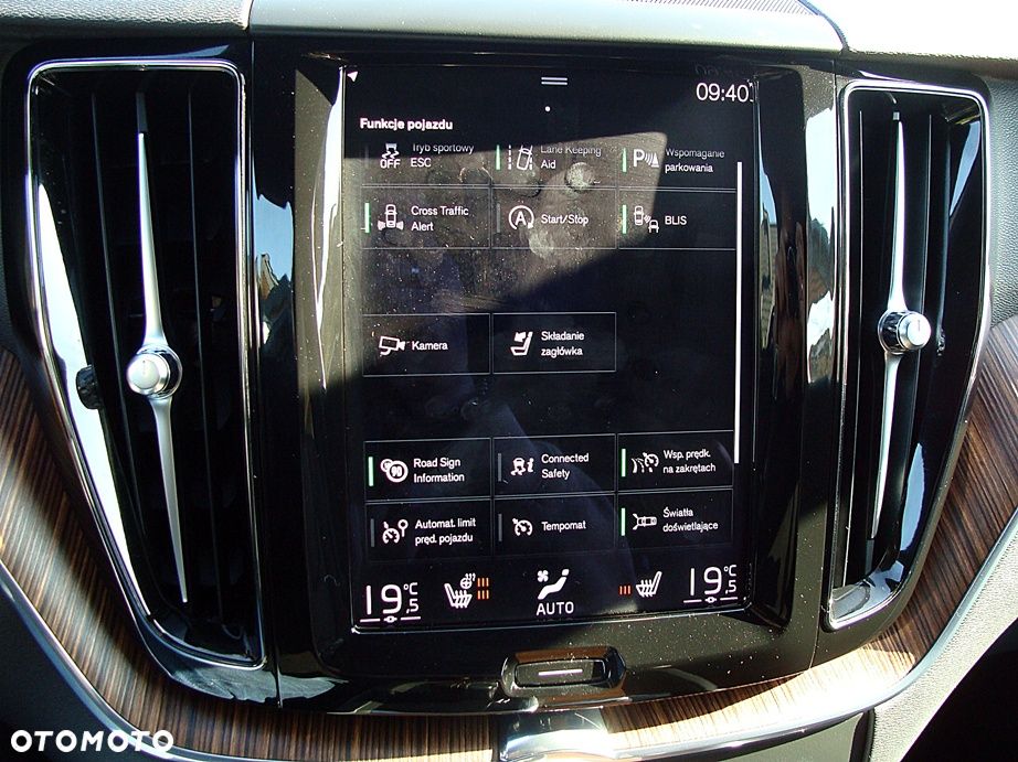 Volvo XC 60 B4 D Ultimate Dark - 25