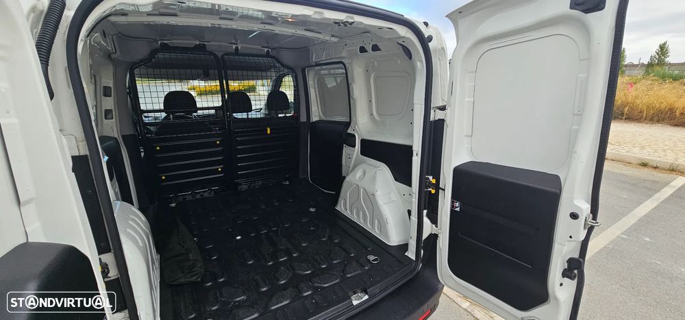 Fiat Doblo Cargo Diesel 1.3 MJ Easy 3L 4P (95cv) - 25