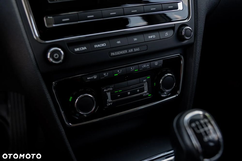 Skoda Superb 1.8 TSI FAMILY - 34