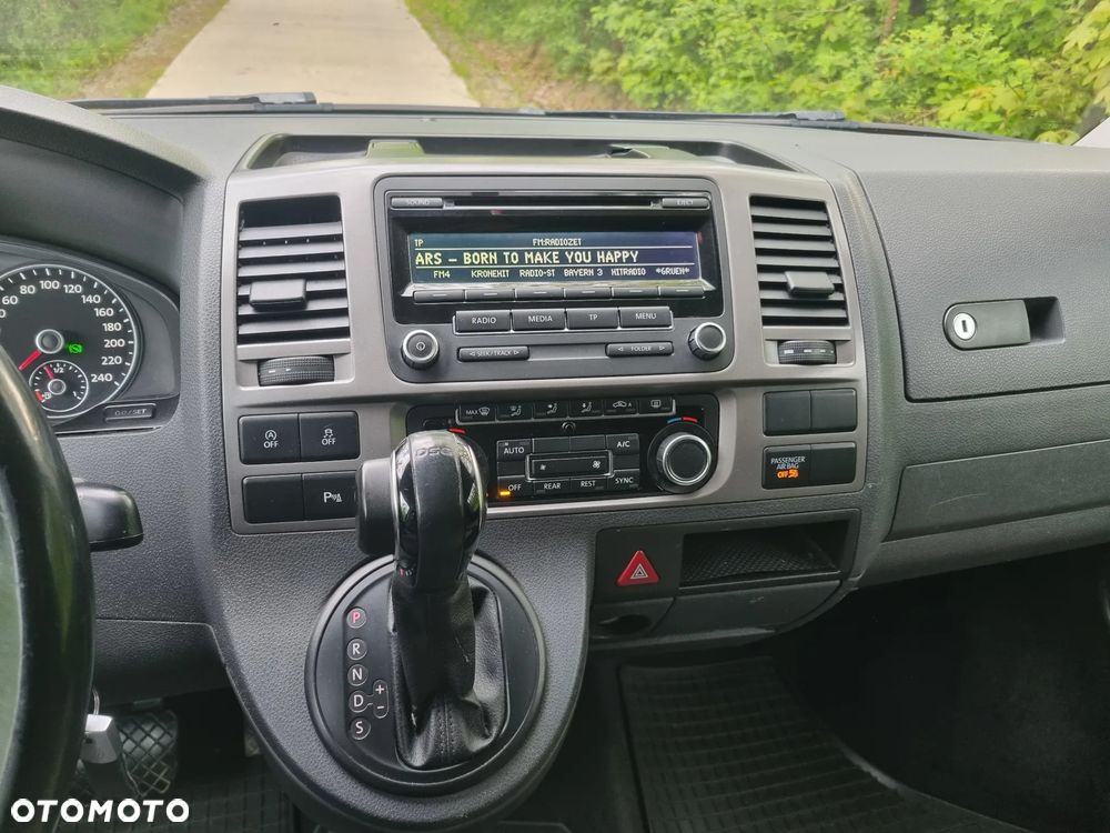 Volkswagen Caravelle - 13