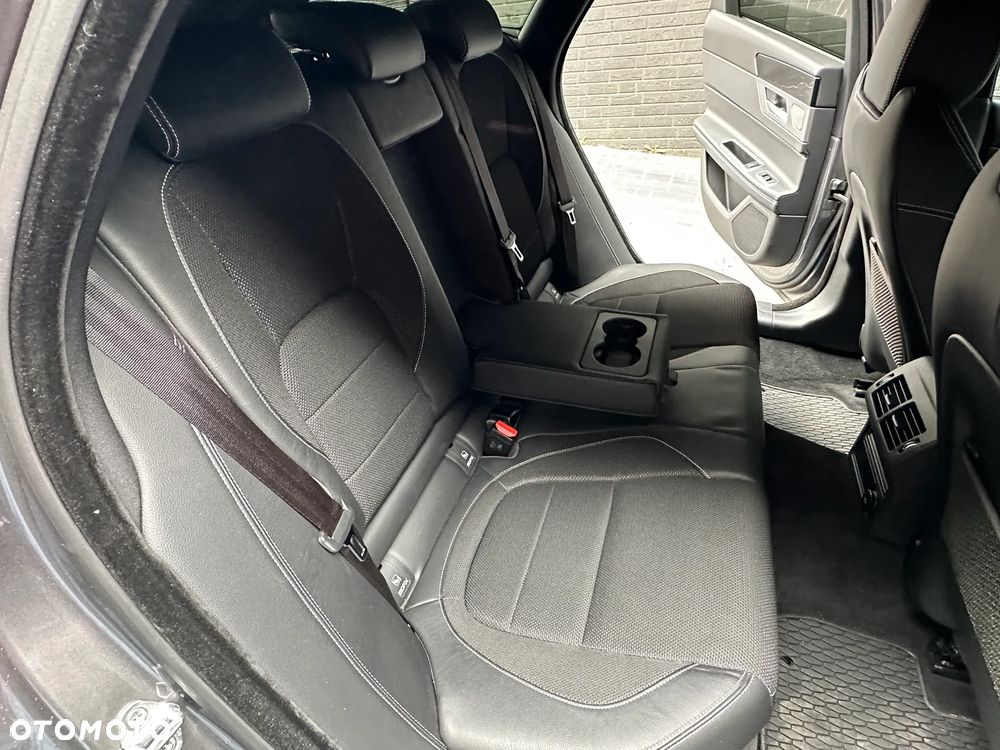 Jaguar XF 2.0 i4D R-Sport - 30