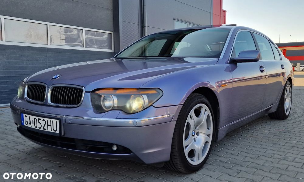 BMW Seria 7 745i L - 12