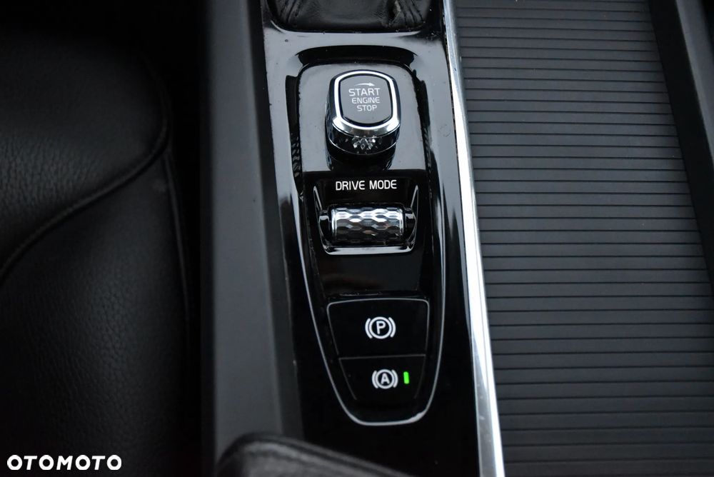 Volvo S60 T6 AWD Momentum Pro - 24