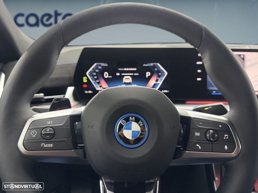 BMW iX2 eDrive20 Pack Desportivo M Pro - 10