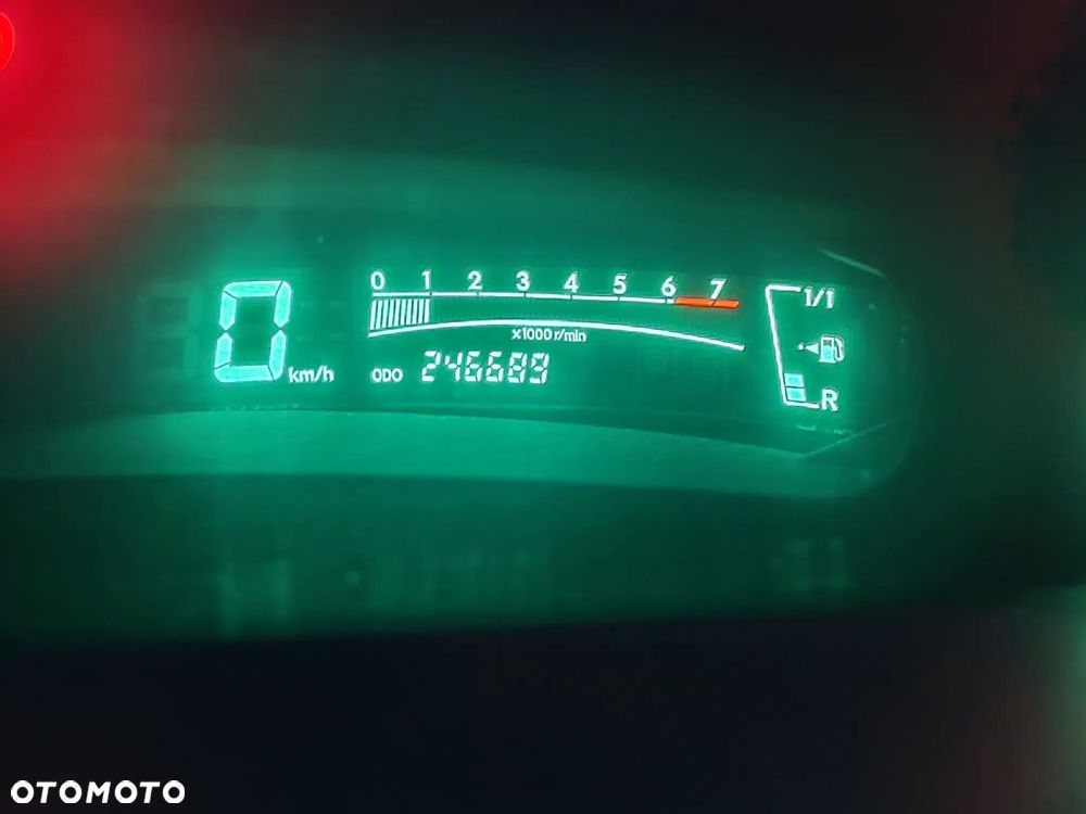 Toyota Yaris 1.0 Luna - 8