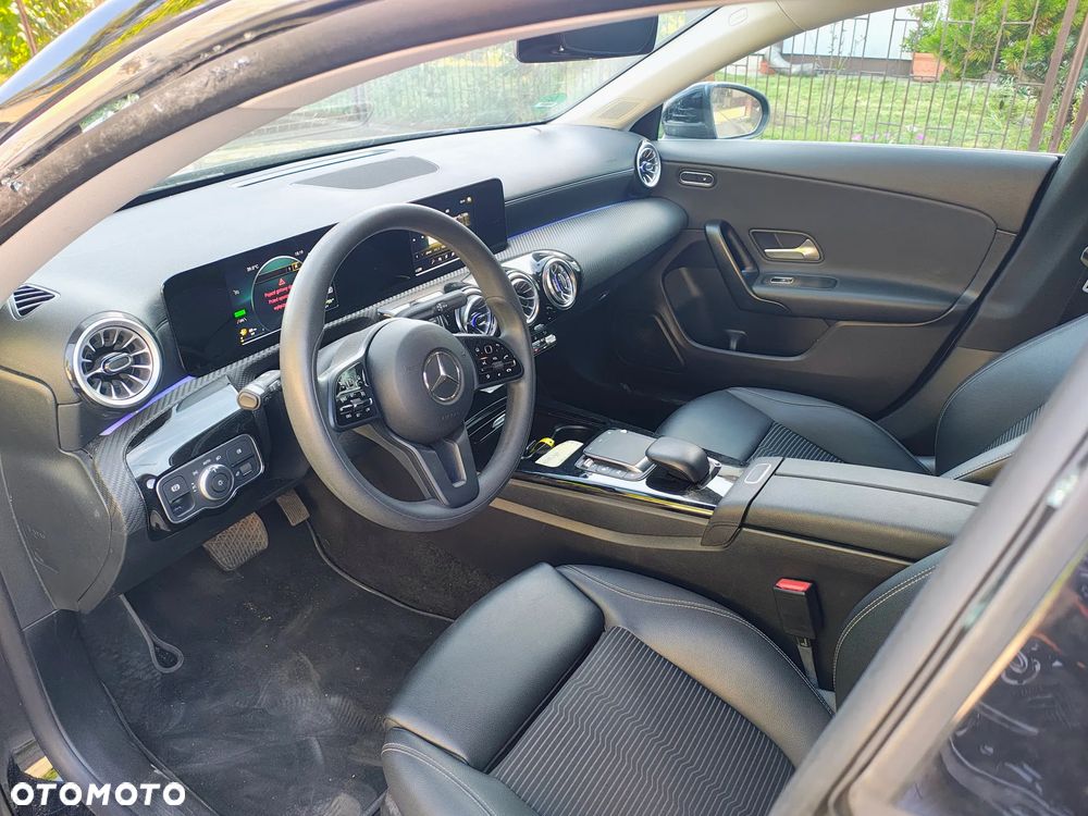 Mercedes-Benz CLA - 13