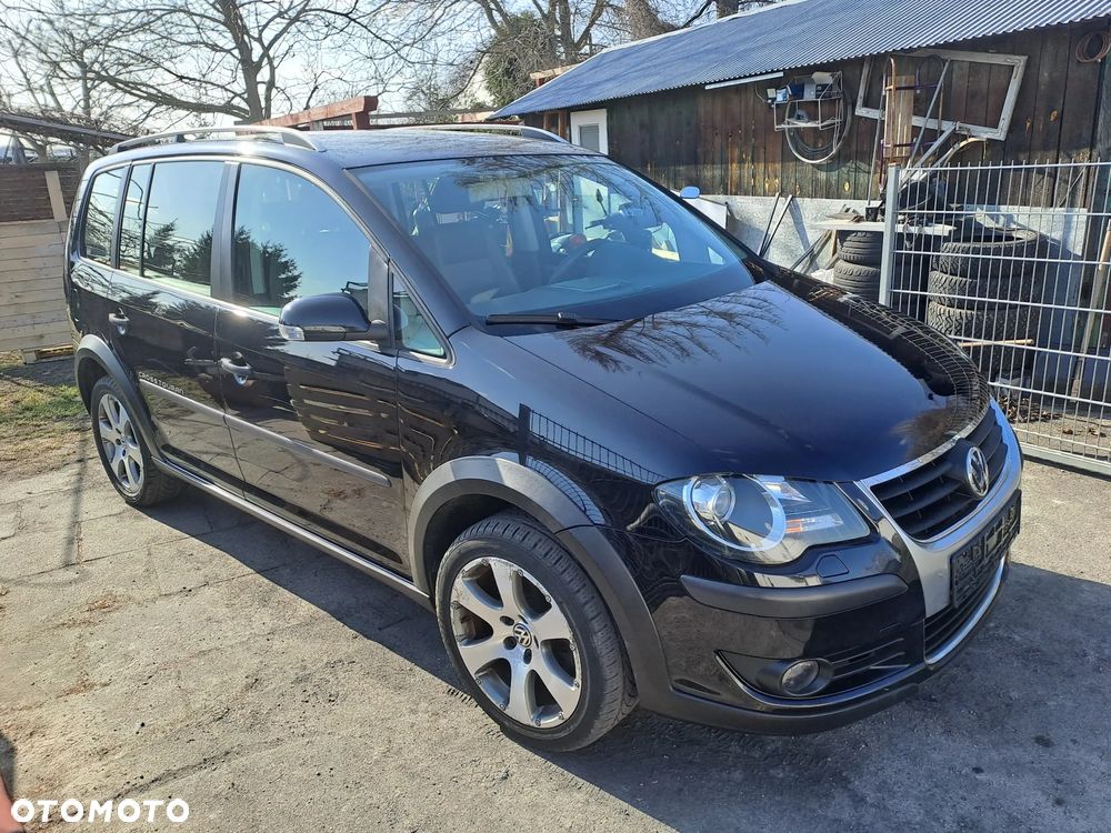 Volkswagen Touran 1.4 TSI STYLE - 2