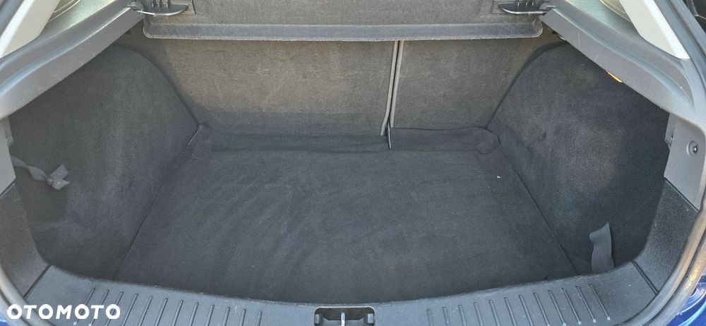 Ford Focus 1.6 16V Sport - 11