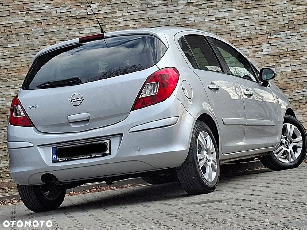 Opel Corsa 1.4 16V 150 Jahre - 17