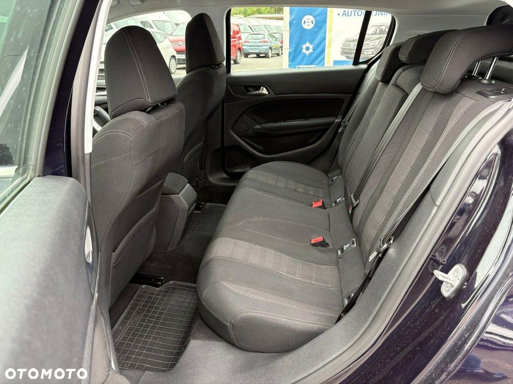 Peugeot 308 1.6 BlueHDi Style S&S - 26