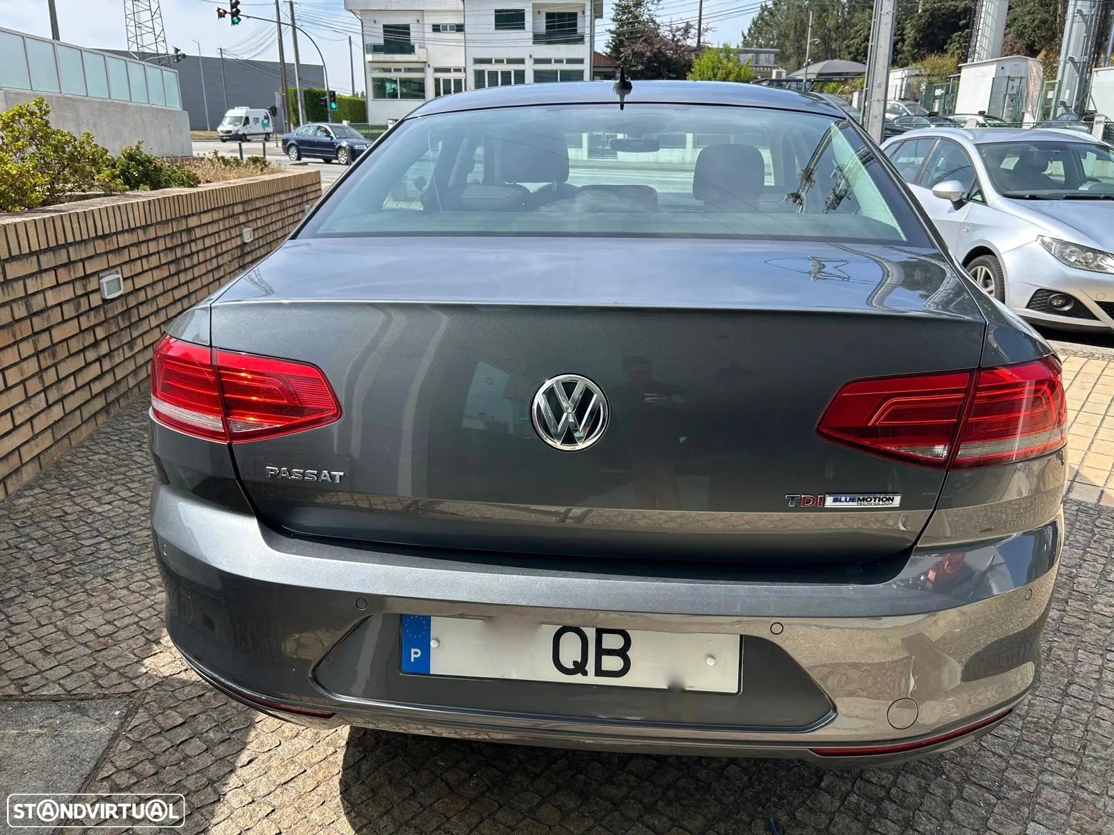 VW Passat 1.6 TDI Confortline DSG - 11