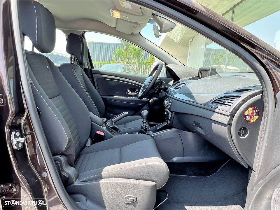 Renault Mégane Sport Tourer dCi 110 FAP EDC LIMITED - 14