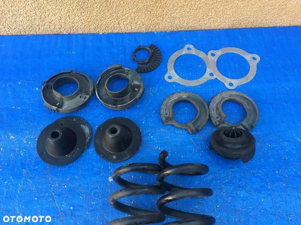 Mercedes C Klasa W206 Sedan Sprężyna Sprężyny Tył Prawa Lewa A2063240800 - 2