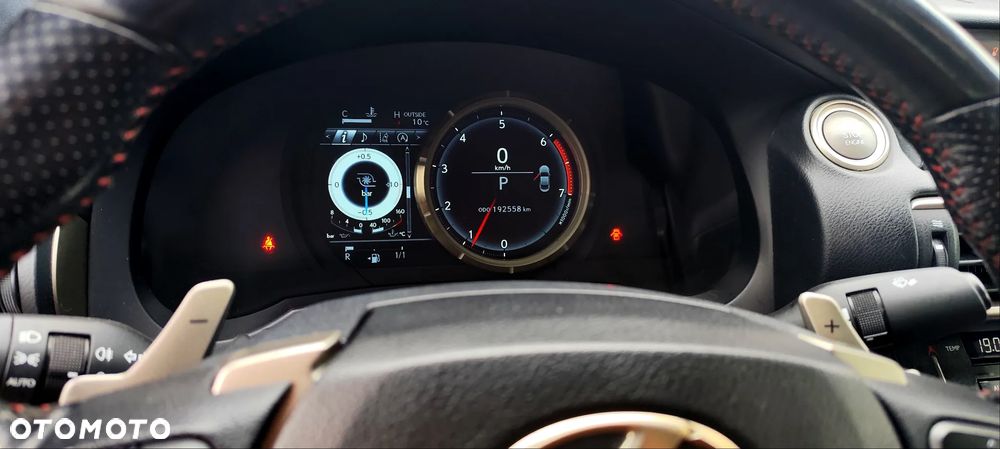 Lexus RC 200t / 300 F Sport - 16